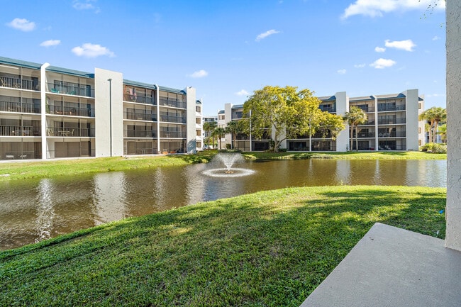 Building Photo - 1605 S US Hwy 1 Unit D106