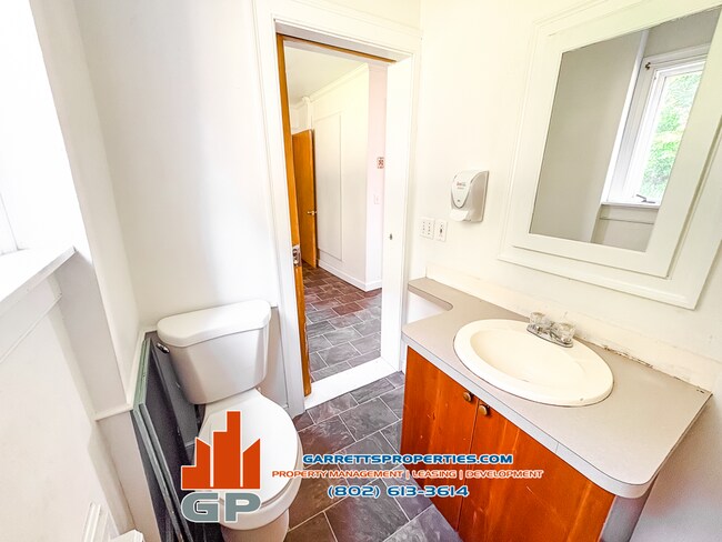 16 Short St