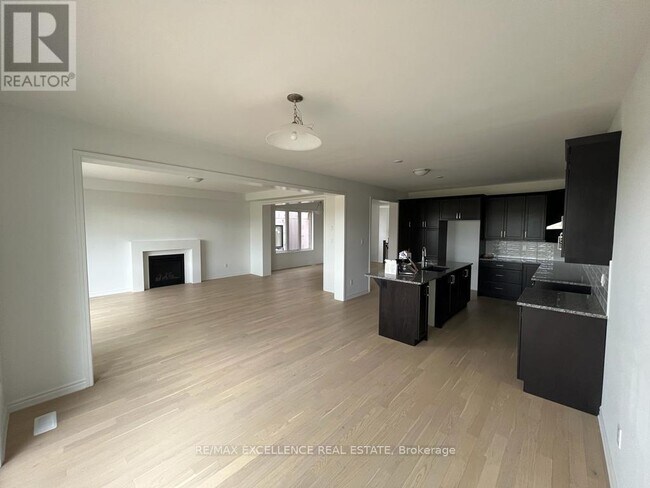 Photo - 146 Forestwalk St