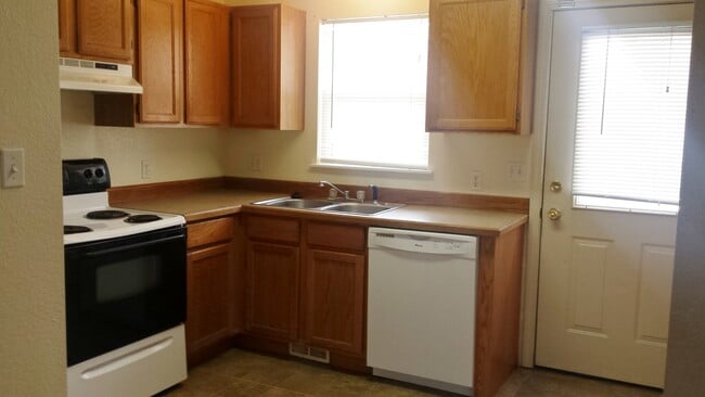 Building Photo - 310 Ivy St Unit 310 B Rental