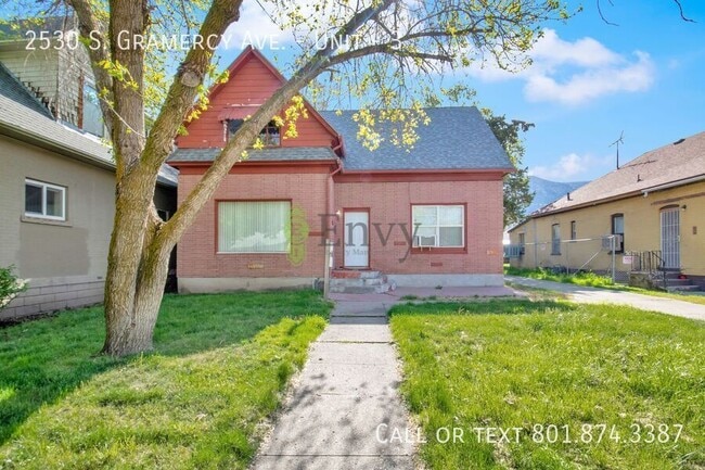 Building Photo - 2530 Gramercy Ave Unit 3