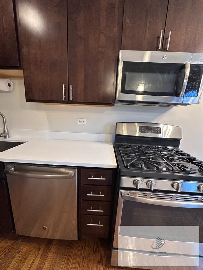 Photo - 1712 W Albion Ave Unit 1716-K3