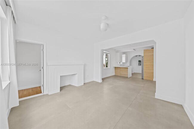 Photo - 565 NW 44th St