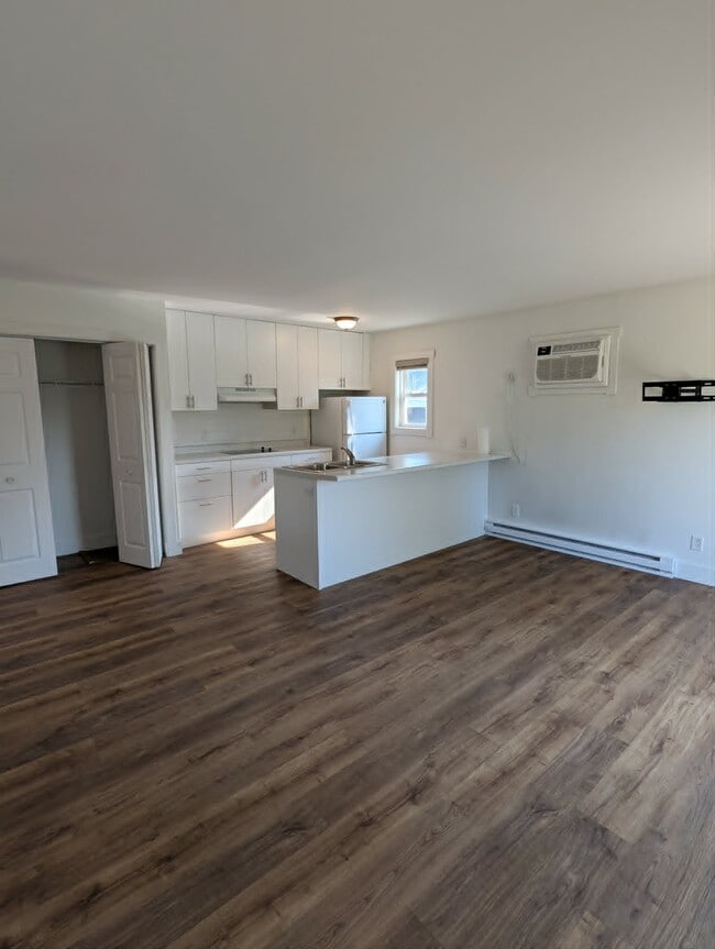 Photo - 114 W 14th St