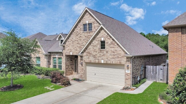1122 Boxwood Dr