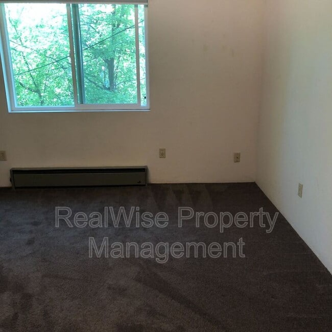 Photo - 161 B St