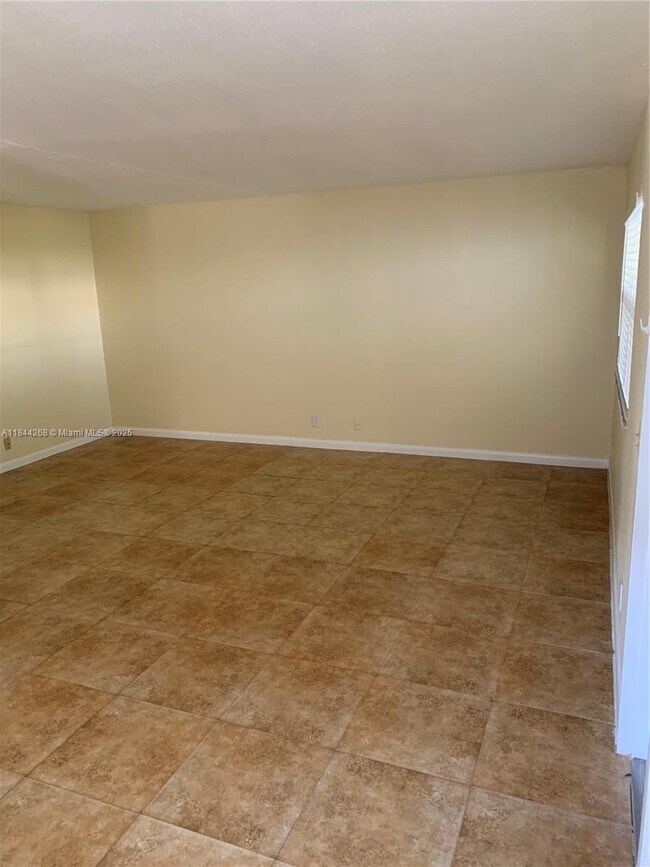 Photo - 684 Monaco Ct Unit 684