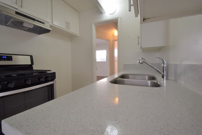 Photo - 6125 Whitsett Ave Unidad 03