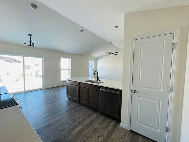 Photo - 608 Allegiance Dr