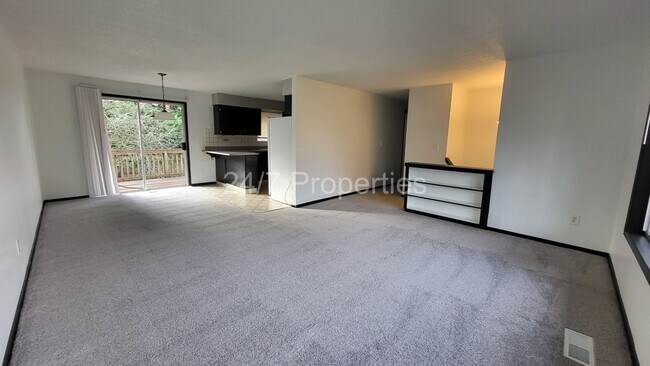 Photo - 3BD I 2BA Home w/ Large Yard - Beaverton!