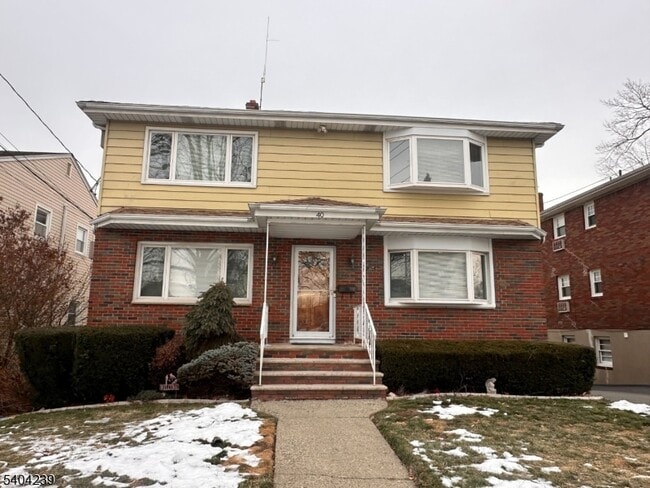 Building Photo - 40 Scoles Ave Unit 2