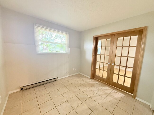 Photo - 401 E Locust St Unit B