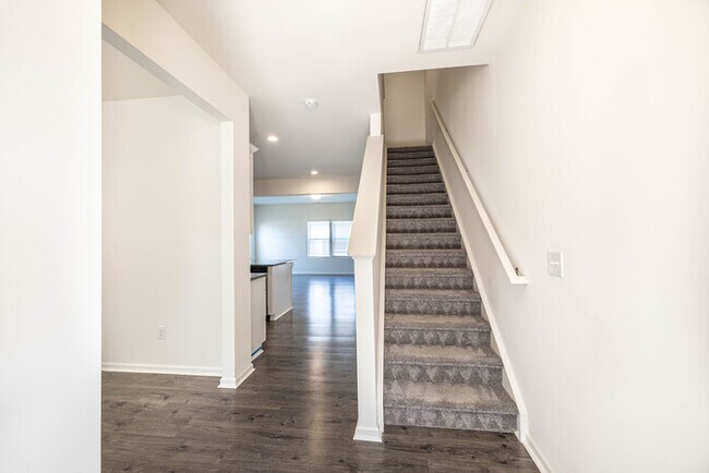 Photo - BEAUTIFUL 3 Bedroom Townhome Bonterra Vill...