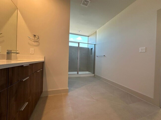 Photo - 6804 Troya Ln