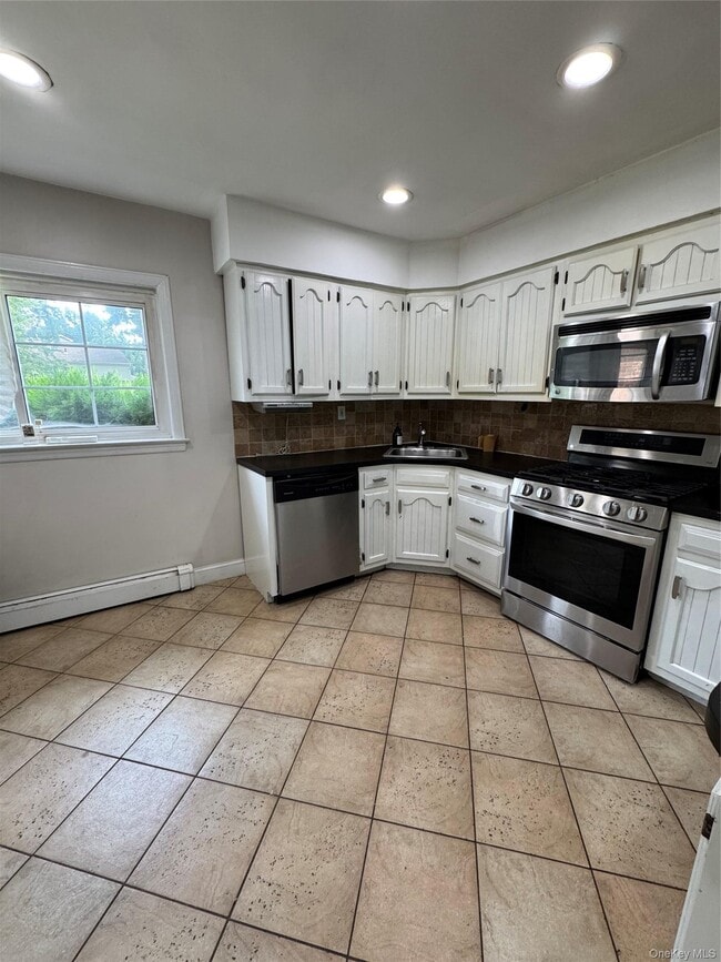 Photo - 1498 Kew Ave