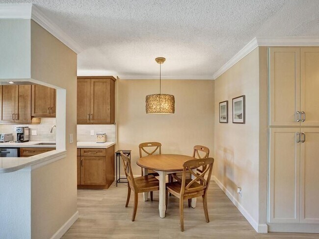 Photo - 2866 NE 30th St