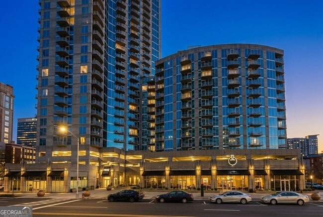 Building Photo - 400 W Peachtree St NW Unit 2006