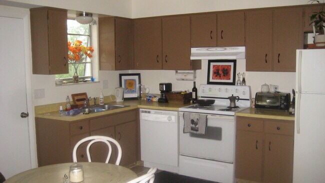 Photo - 323 N Columbine St Unidad A