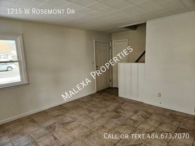 Photo - 1215 W Rosemont Dr