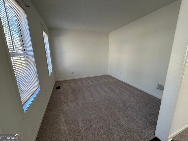 Photo - 2022 Whitfield Ln