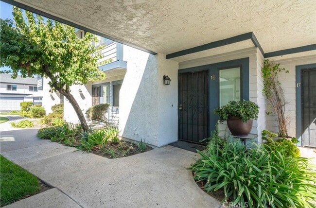 Building Photo - 19221 Sherman Way Unit 18