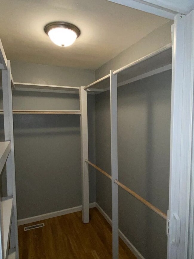 Photo - ~ RENT SPECIAL ~ HOLIDAY MERRINESS ~ 2 Bedroom, 1 bathroom West Side Apartment For Rent