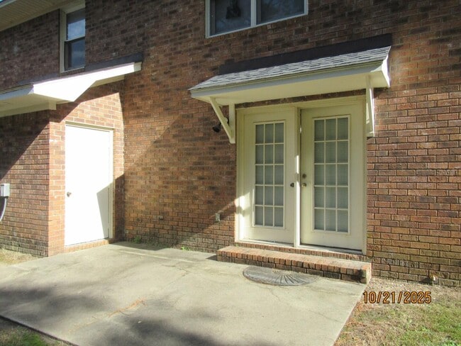 Photo - 190 Gertrude Dr