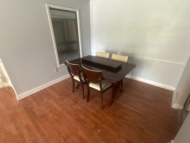 Room in Apartment on N Hamilton St