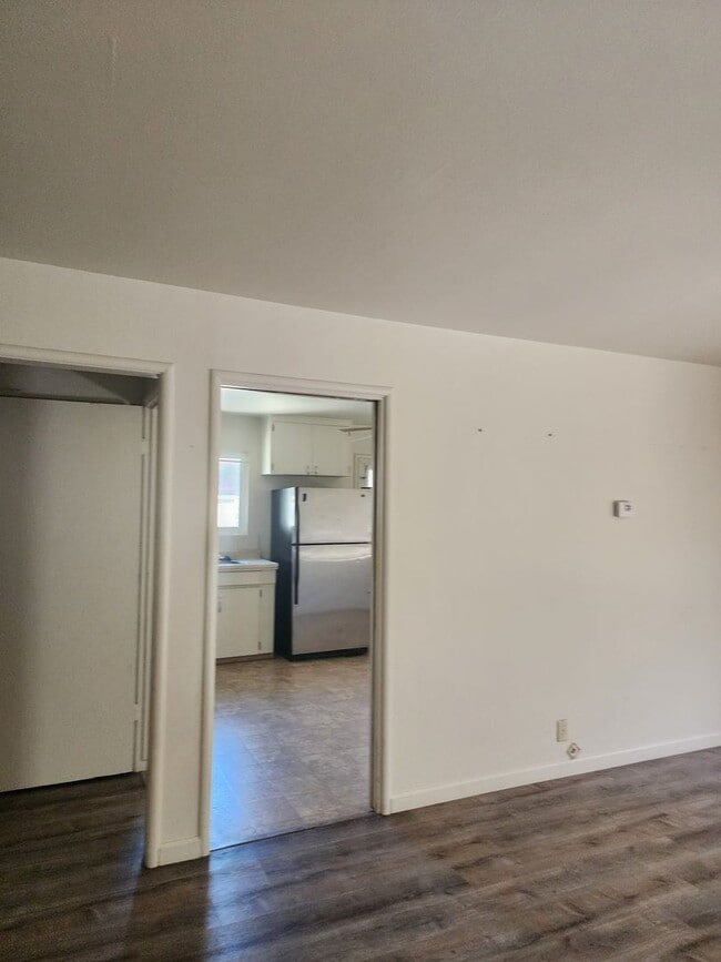 Photo - D821-823BA Unit 823