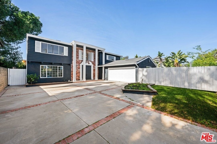 Photo - 6257 Lindley Ave