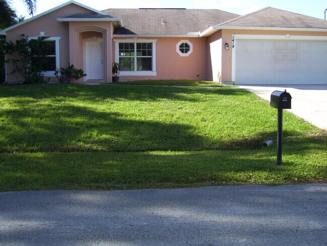 Photo - 1414 SW Merchant Ln