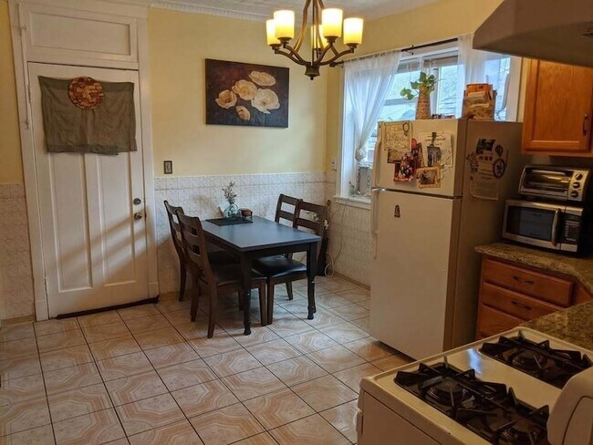 Photo - 2131 N Lorel Ave Unit 1