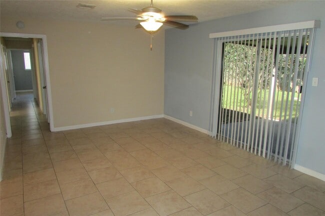Photo - 1611 Chippawa Ln