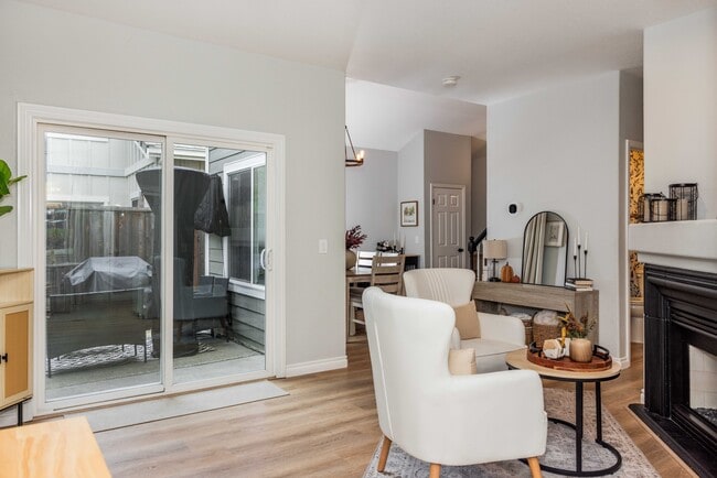 Photo - 1954 Bristol St