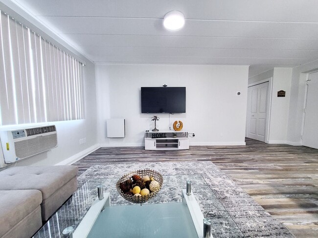 Photo - Shorewood Apartments