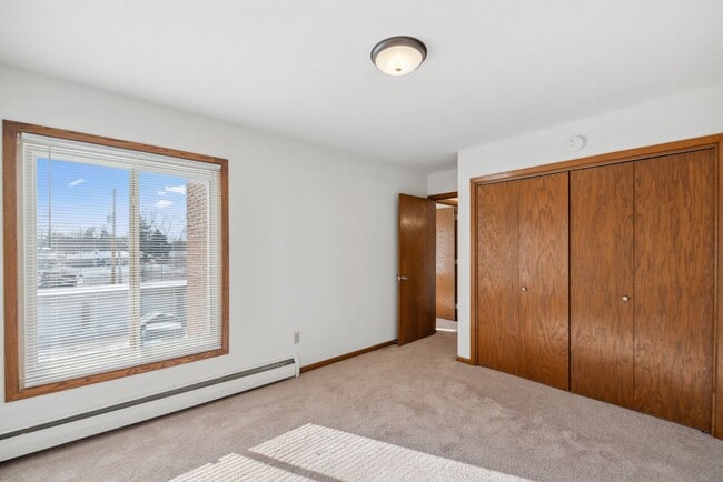 Photo - Rose Mall Apartments