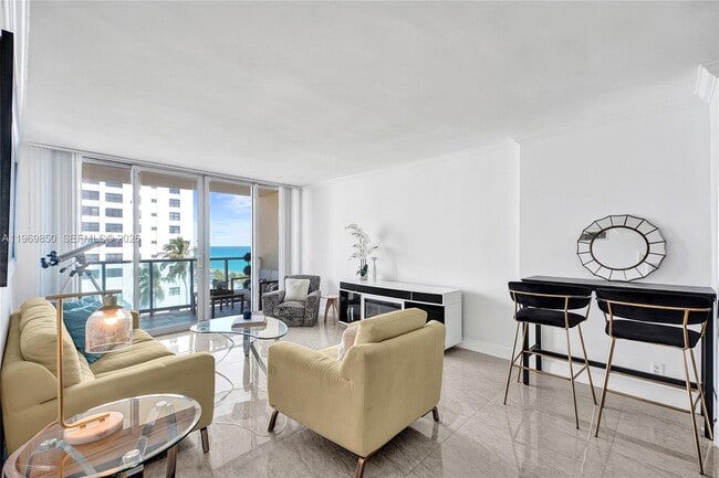 Photo - 2501 S Ocean Dr Unidad 607 (available March 1)