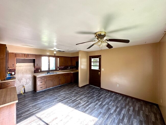 105 W Terrace Ave