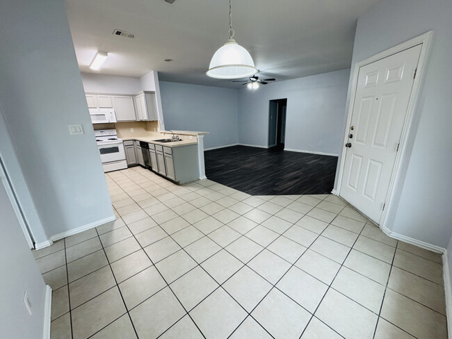 Photo - 5837 Swords Dr