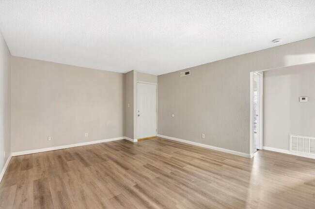 Photo - 865 S Douglas Ave