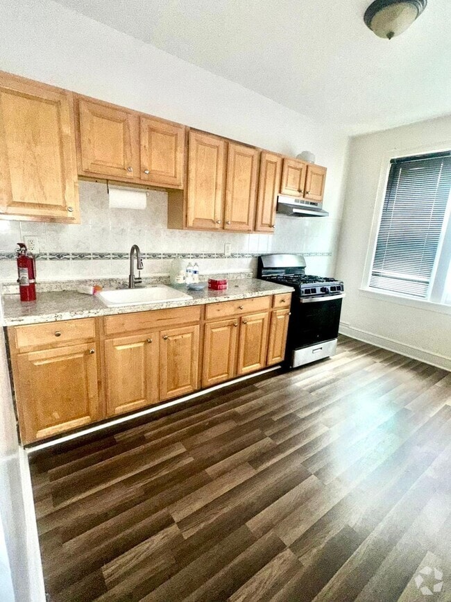 Building Photo - 258 Winfield Ave Rental
