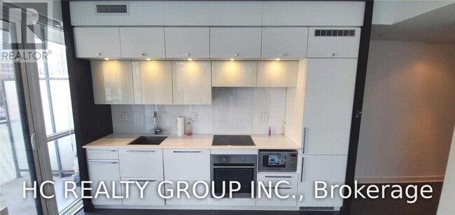 Photo - 15 Grenville St Unit 610