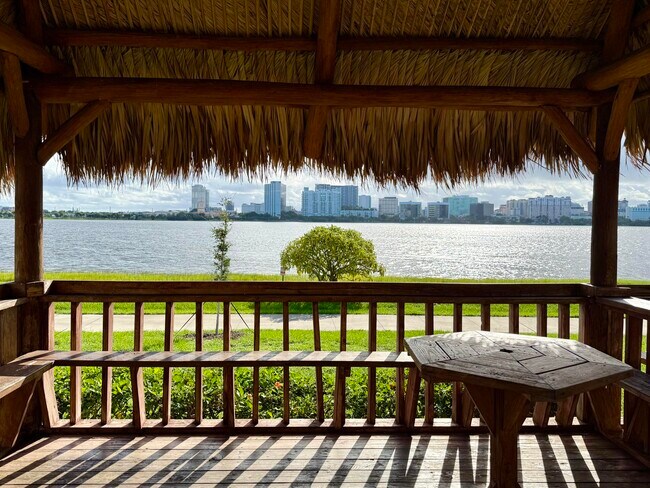 Building Photo - 728 Executive Center Dr Unit 22