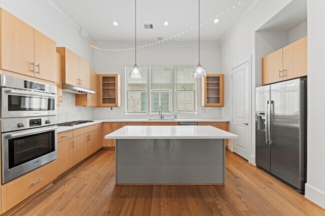 Photo - 4053 Leeland St