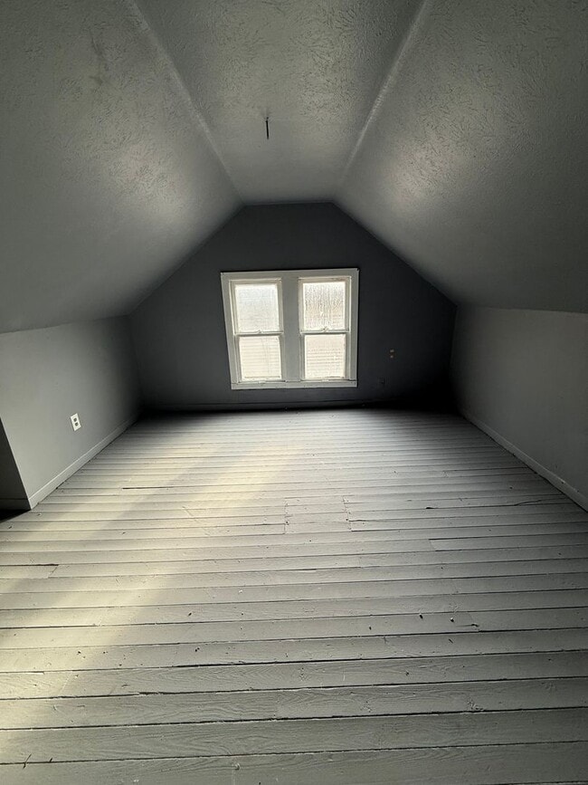 Photo - 3bd Single Broadway/Fleet Area Vouchers Only