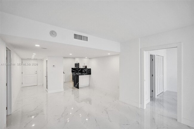 Photo - 3625 N Country Club Dr Unidad 2310