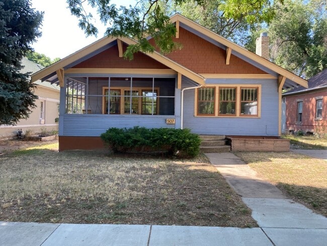 Building Photo - STUDENTS WELCOME! Spacious Single Family Home in Historic Old Town!