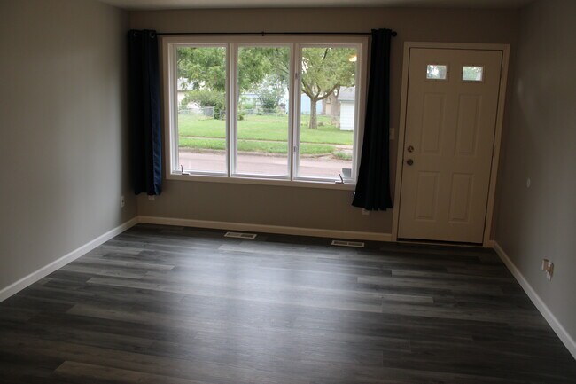 Photo - 1409 E 18th St