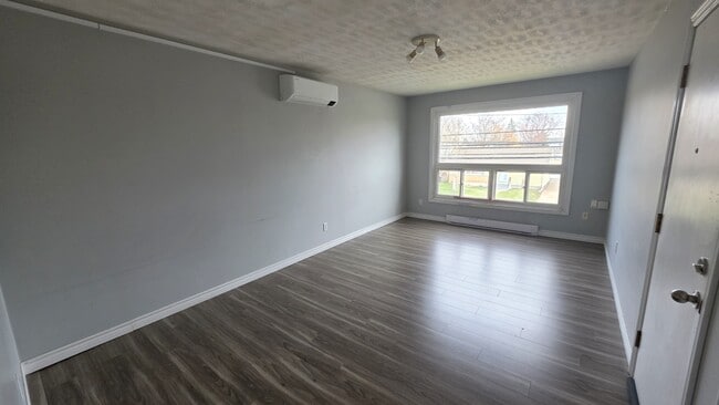 Photo - 81 Killam Dr Unit 5