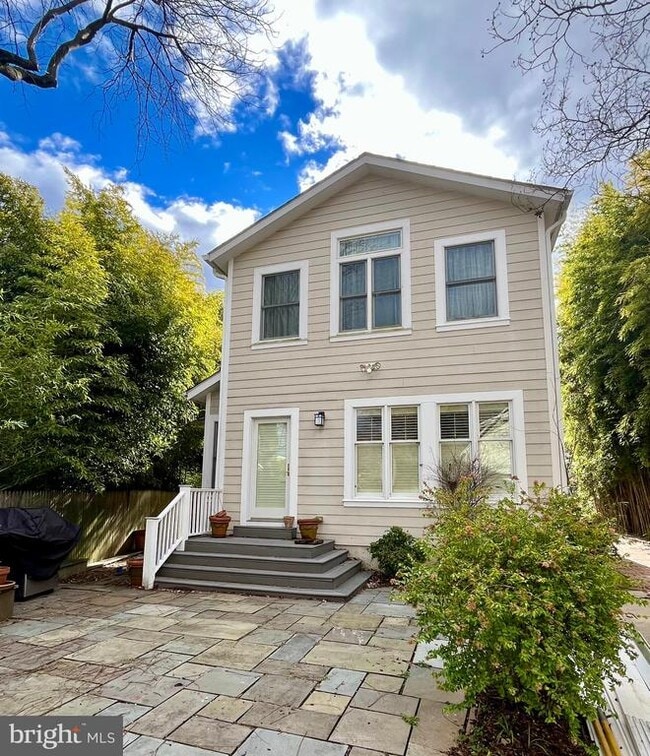 Photo - 1907 Luzerne Ave